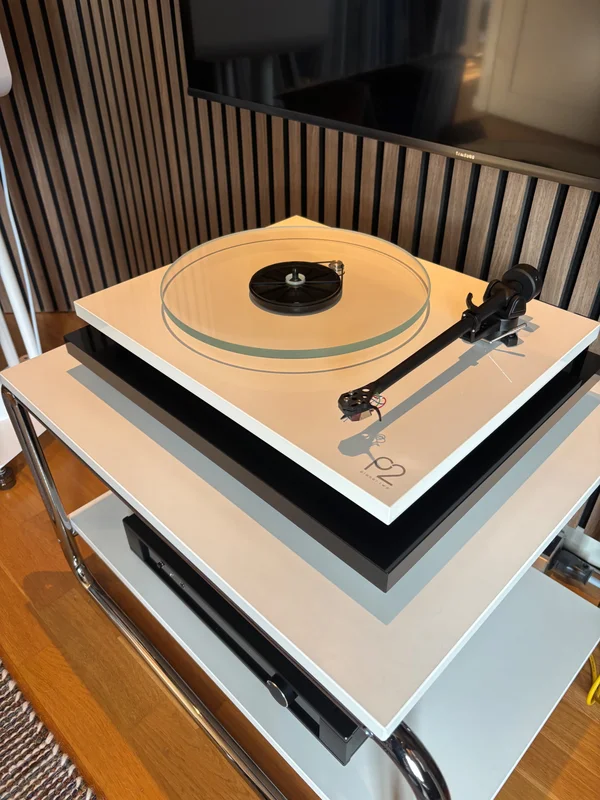Rega P2 med ND3 - Bild 9 av 9