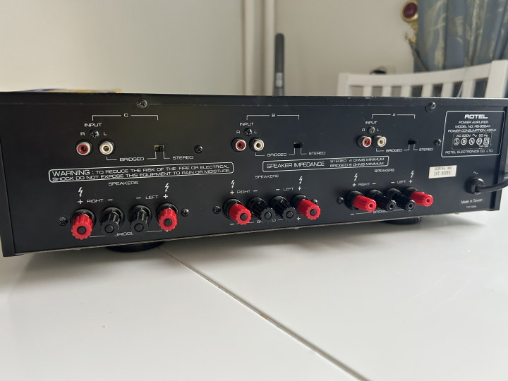 Rotel RB-956AX 6 kanal slutsteg 