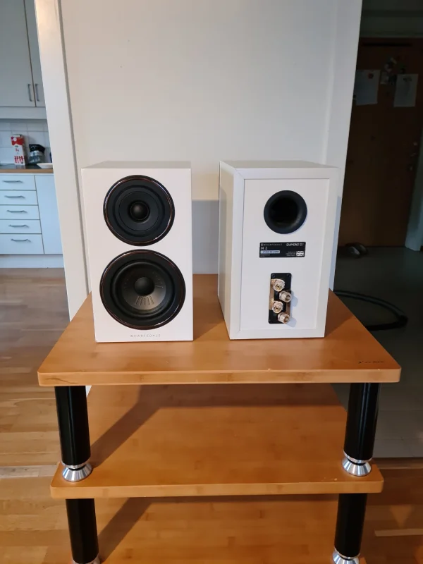 Wharfedale Diamond 12,1 H&ouml;gtalare Vita - Bild 1 av 2