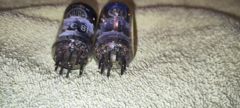 Matchat par Valvo ECC 81