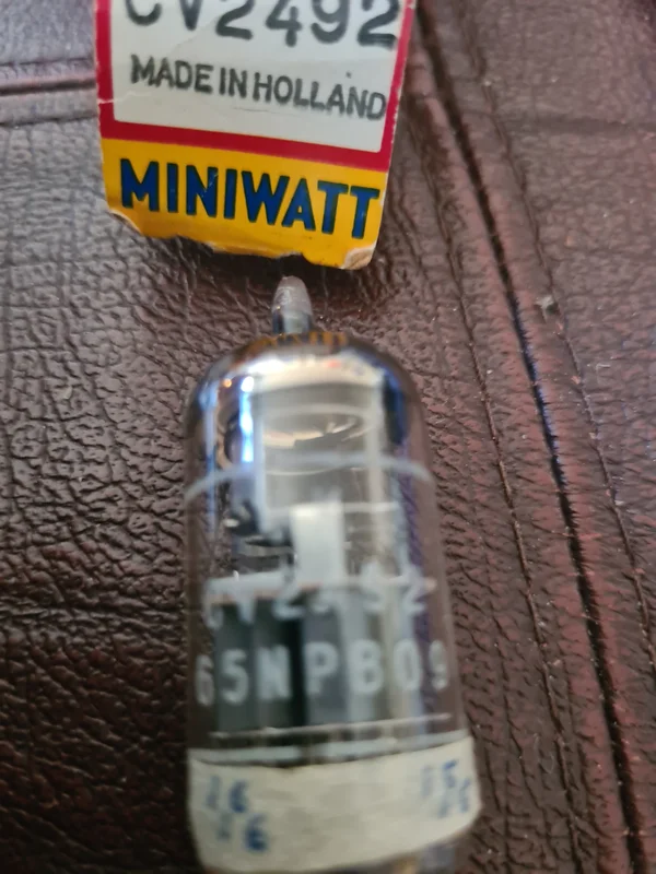 E88CC/CV2492 - Bild 1 av 1