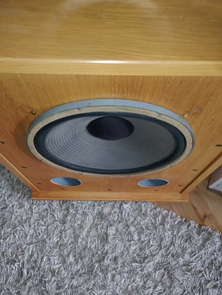 JBL le15b med nya foamkanter.