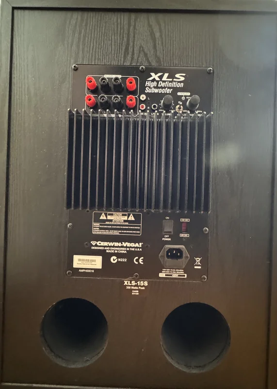 Komplett Cerwin Vega-rigg – PA-kraft + WiFi-streaming + brutalt tryck Komplett Cerwin Vega-rigg – PA-kraft + WiFi-streaming + brutalt tryck - Bild 3 av 4