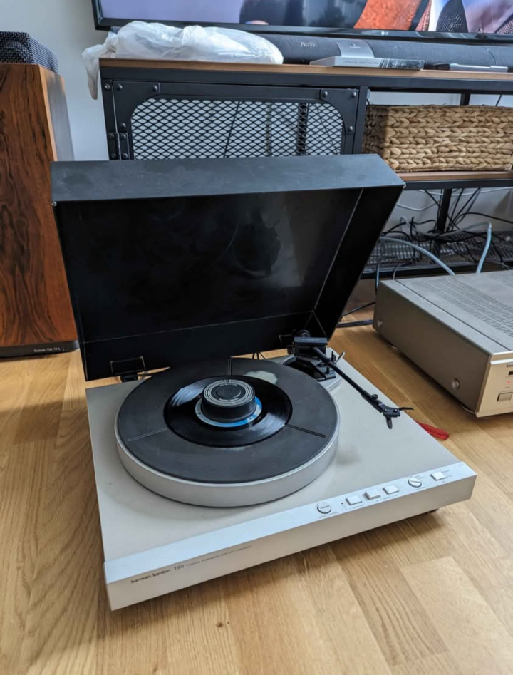 Harman Kardon T60 Ortofon OM10