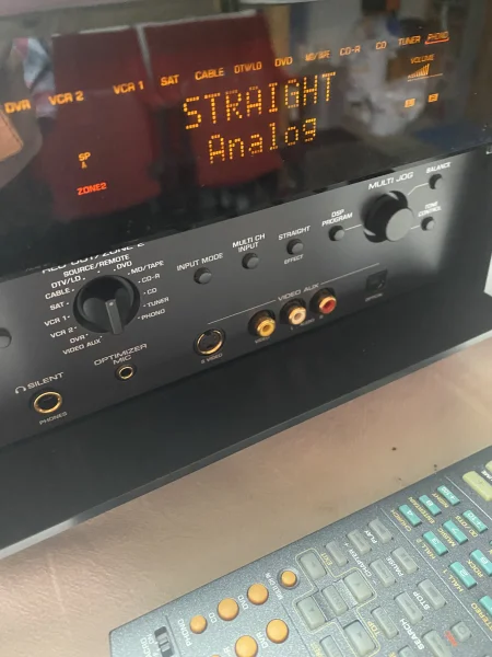 Yamaha DSP-Z9 Yamaha DSP-Z9 - Bild 3 av 6