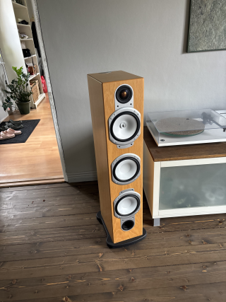 Monitor Audio Silver Rs8