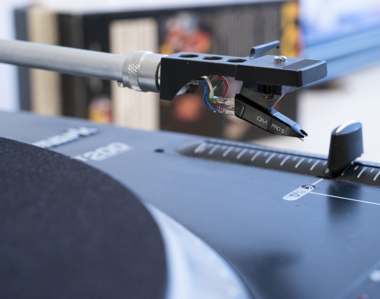 Numark TT200 DJ-Skivspelare med Ortofon Pro S Numark TT200 DJ-Skivspelare med Ortofon Pro S - Bild 3 av 4