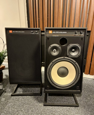 JBL 4312G