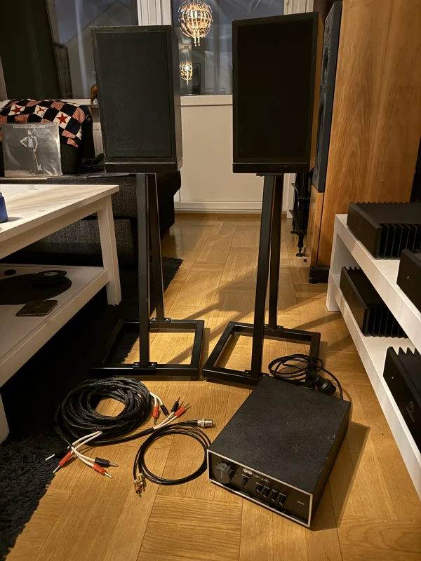 Naim Nait 1 + Linn Kan MK1 med originalstativ - Bild 1 av 6
