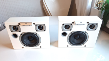 Audiovector K-X high-end vägghögtalare