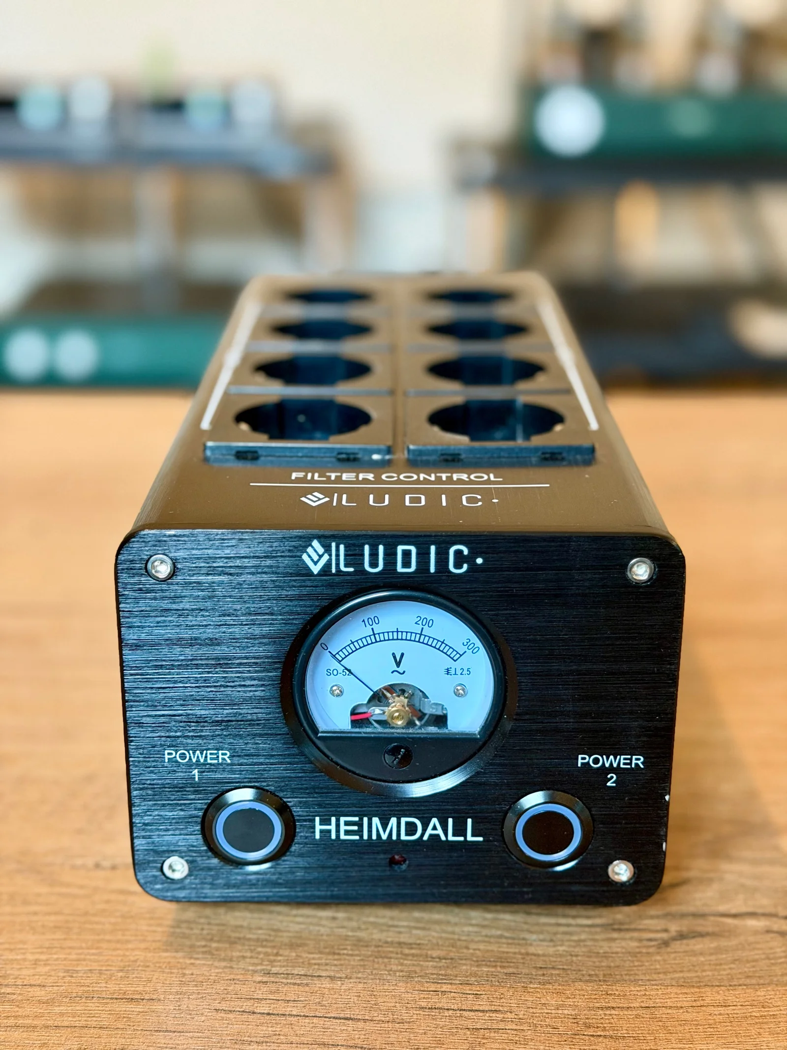 Ludic Heimdall &ndash; Robust str&ouml;mrenare &amp; &ouml;versp&auml;nningsskydd - Bild 1 av 2