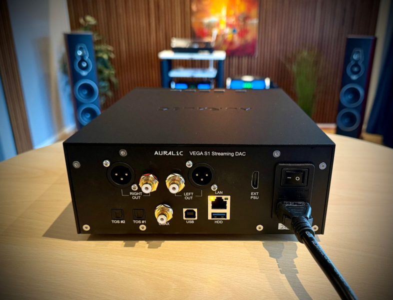 AURALiC VEGA S1 - Demoex AURALiC VEGA S1 - Demoex - Bild 2 av 3