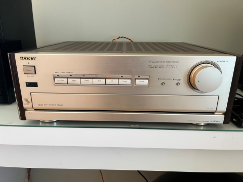 Sony F770 ES tung vintageförstärkare