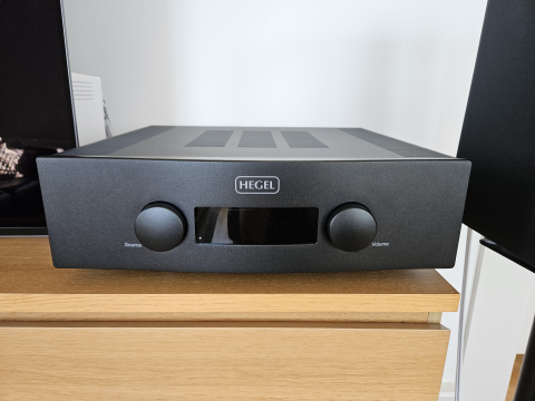 Hegel H390 säljes