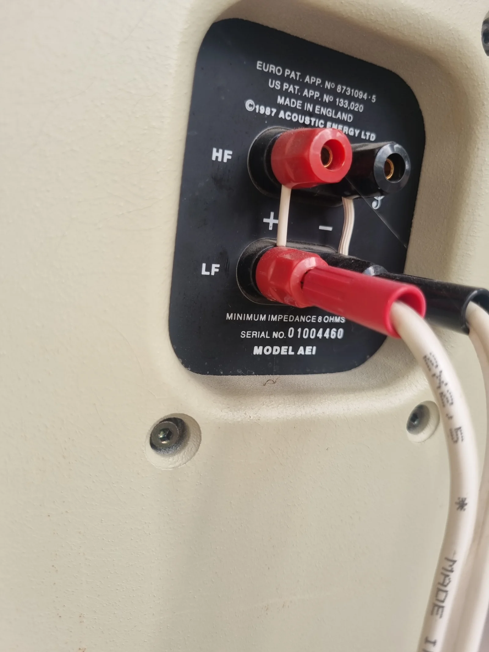 Acoustic Energy AE1 Mark 1 gjutet aluminumkabinett med aluminumstativ - Bild 1 av 1
