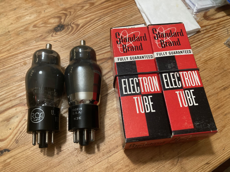 RCA 6F8G "Smoked" NOS RCA 6F8G "Smoked" NOS - Bild 1 av 3