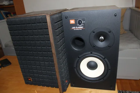 JBL L82 Classic