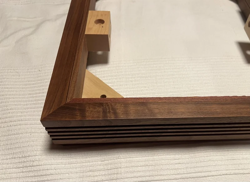 Linn LP12 plint, Fluted Walnut - Bild 2 av 3
