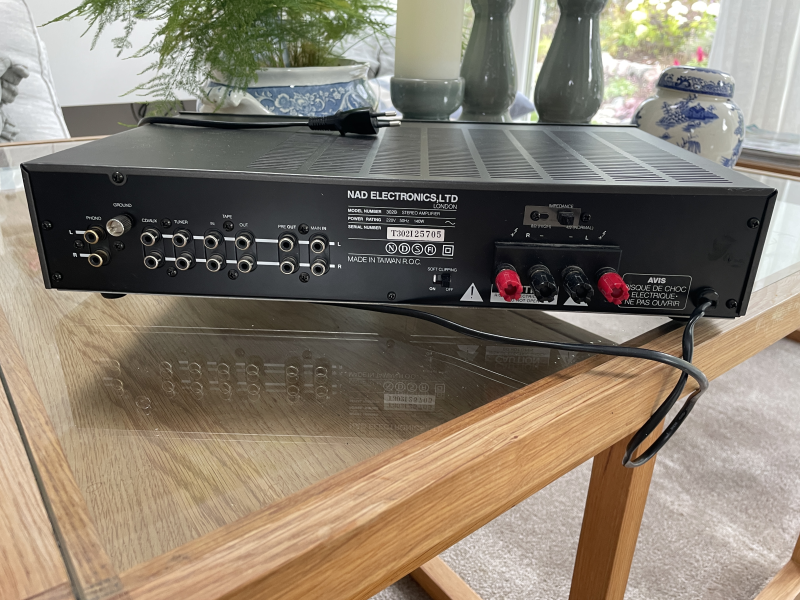 Komplett NAD-paket – legendarisk 3020i + högklassig D 1050 USB DAC Komplett NAD-paket – legendarisk 3020i + högklassig D 1050 USB DAC - Bild 3 av 7