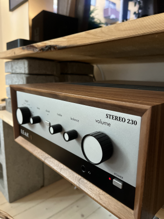 Leak 230 integrerad förstärkare med Phono/Dac/Hörlursförstärkare. 