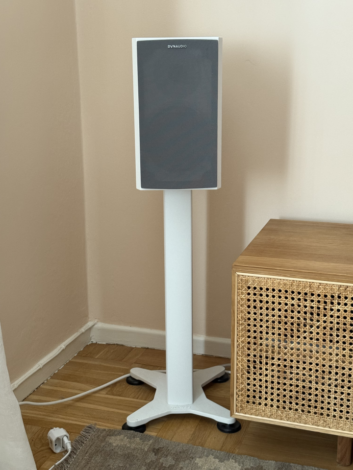Dynaudio excite x18 