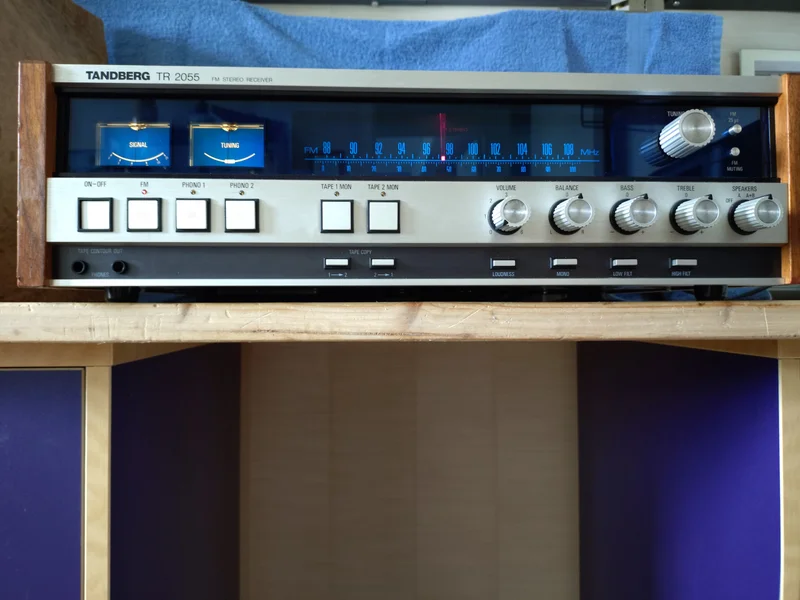 TANDBERG TR 2055 Receiver TANDBERG TR 2055 Receiver - Bild 1 av 17