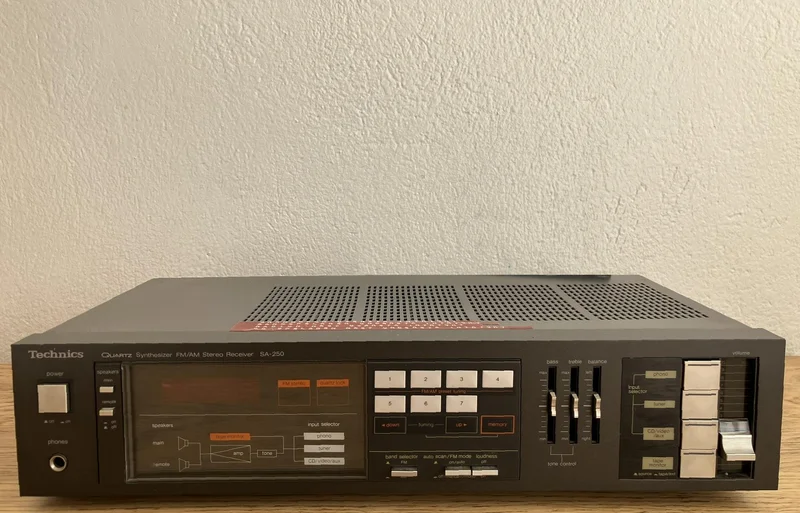 Technics SA-250 receiver Technics SA-250 receiver - Bild 1 av 6