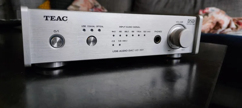 TEAC UD-301 USB Audio DAC  Silver  - Bild 4 av 5