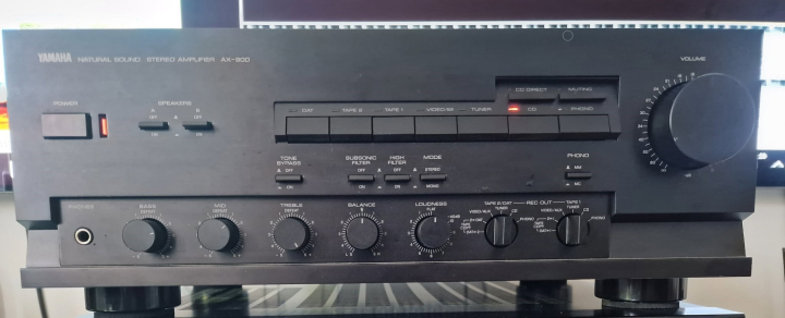 Yamaha AX-900