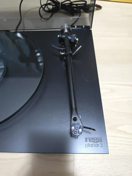 Rega Planar 3 med RB300 tonarm - Knappt anv&auml;nd, helt orginal - Bild 3 av 8