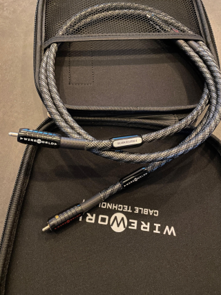 Wireworld Silver Eclipse 8 , RCA  1 meter