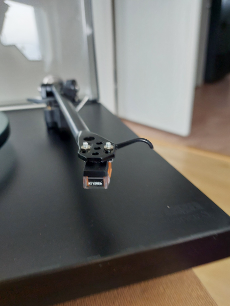 Rega p3 skivspelare  - Bild 4 av 4