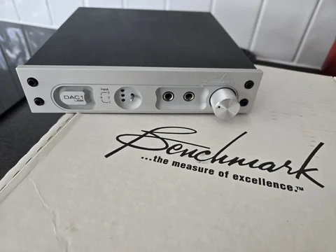 Benchmark DAC1 USB