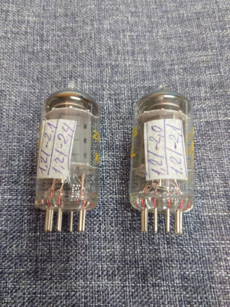 ECC803s Tesla (ECC83 / 12AX7) NOS matchat par. (1966/1967) - Bild 2 av 5