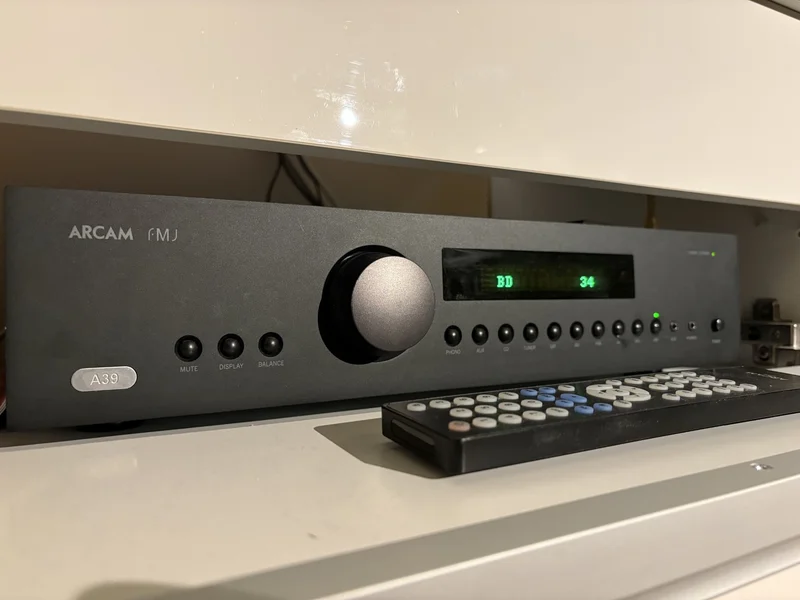 Arcam A39 Integrerad f&ouml;rst&auml;rkare - Bild 1 av 3