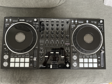 Pioneer DDJ-1000SRT (Serato) + Decksaver