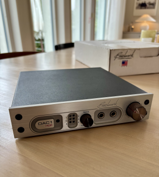 Benchmark DAC1 HDR