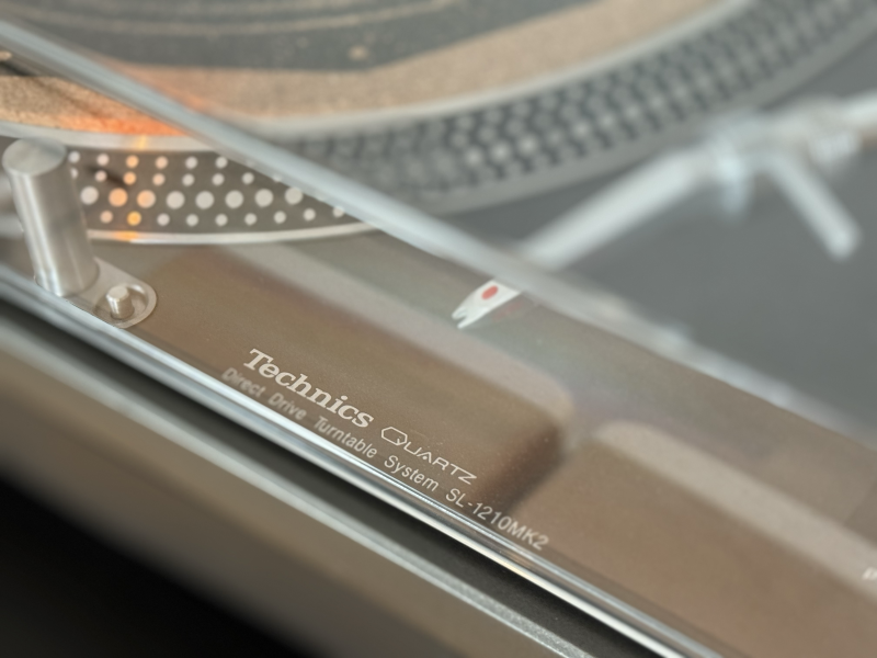 Skivspelare Technics SL1210MKII (Renoverad & Påkostad!) - Bild 1 av 1