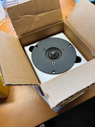 Dynaudio D 28