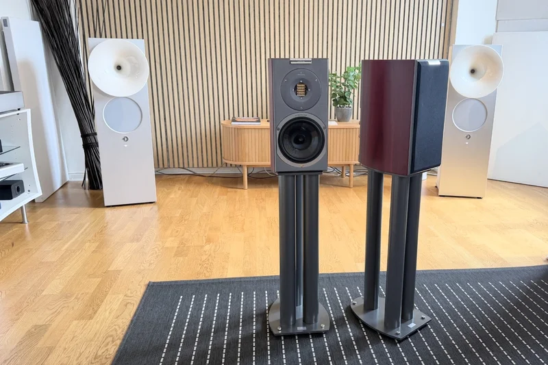 Audiovector R 1 Arreté + stativ + freedom grounding - Beg Audiovector R 1 Arreté + stativ + freedom grounding - Beg - Bild 2 av 4