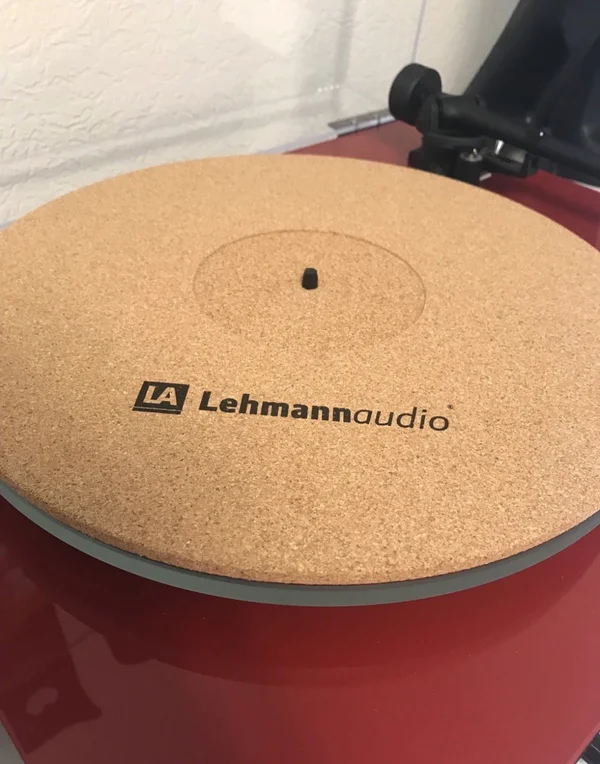 rega p2 + rega v&auml;gghylla + rega elys 2 + rega rb220 tonarm - Bild 4 av 6