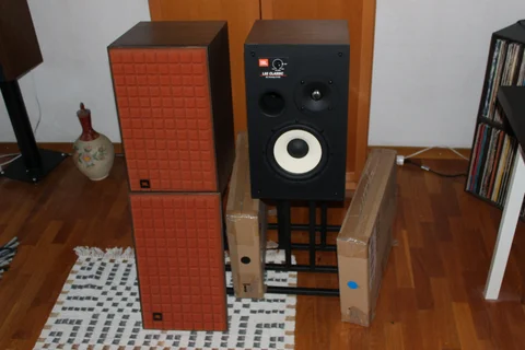 Fronter till JBL L82 Classic
