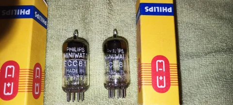 Machat par Philips Miniwatt ECC81 NOS 50 tale unikt til...