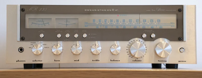 Marantz MR230 Stereophonic Receiver (1978-80) - Bild 1 av 5