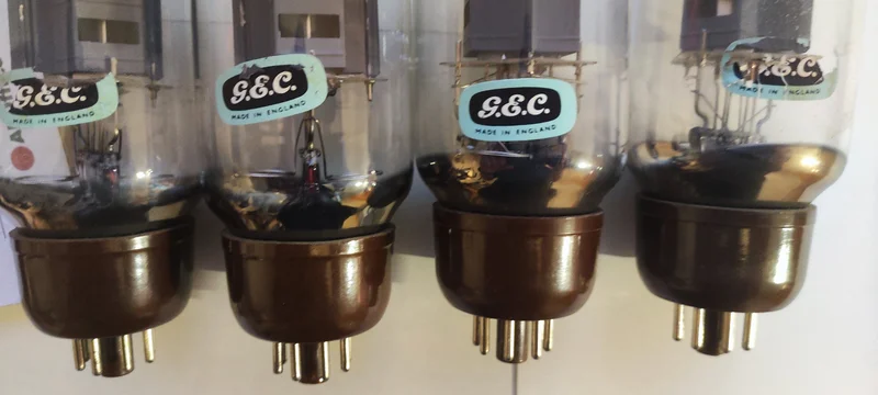 GEC KT66 4 matchade rör från från 60 talet testar som nya i rör provare!! GEC KT66 4 matchade rör från från 60 talet testar som nya i rör provare!! - Bild 2 av 4