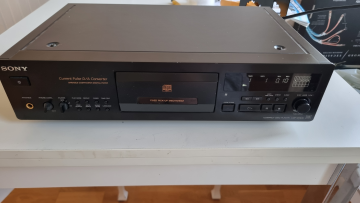 Sony CDP-XB930 