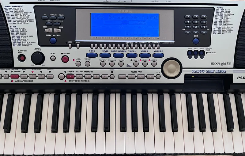 Yamaha PSR-550 PortaTone med stativ & notställ Yamaha PSR-550 PortaTone med stativ & notställ - Image 2 of 6