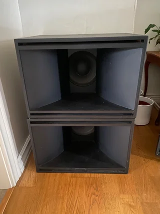 Midbas horn 