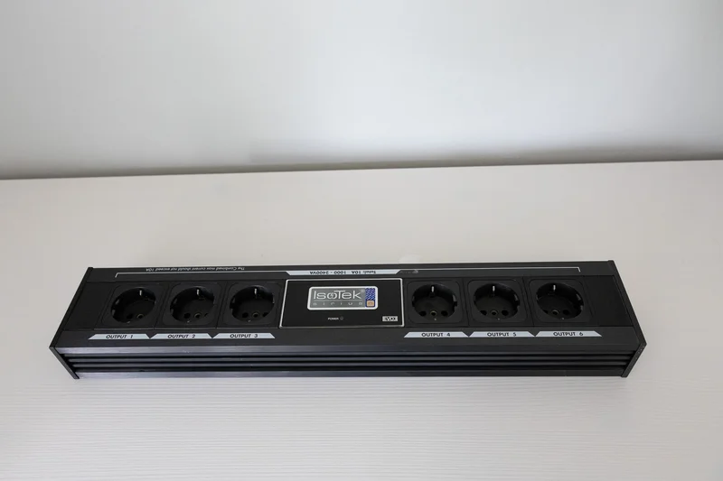 Isotek Evo3 Sirius Isotek Evo3 Sirius - Bild 1 av 3