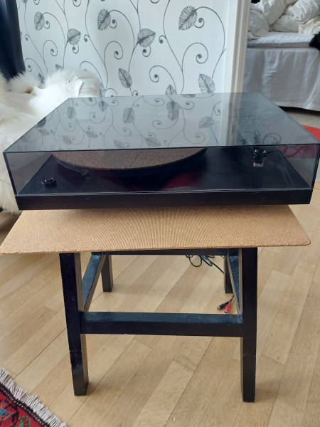 Rega p3 skivspelare  - Bild 3 av 4